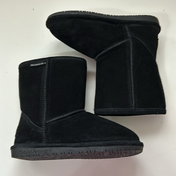 Black Bearpaw Boots - Picture 2 of 9